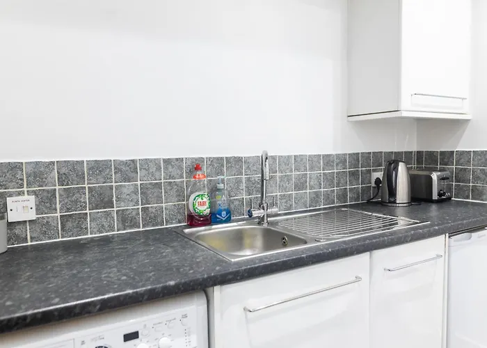 Centre New * Leeds (West Yorkshire)