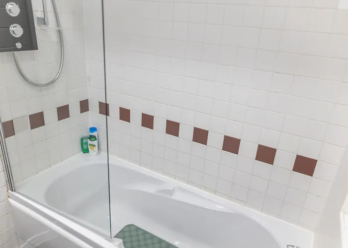 Centre New * Leeds (West Yorkshire)